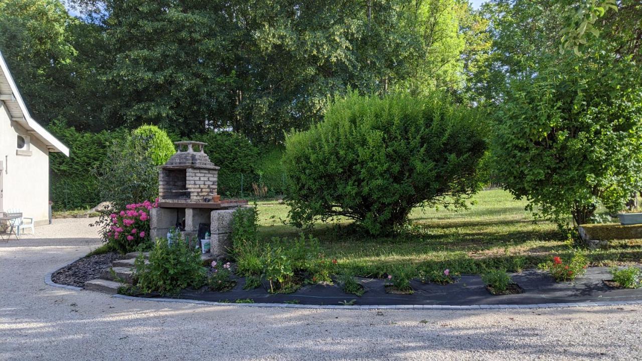 Au 157 - Locations Contrexeville Exterior photo